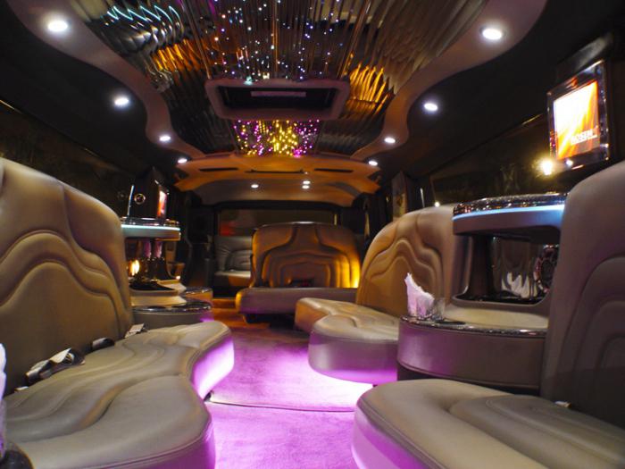 how many seats in the Hummer limousine