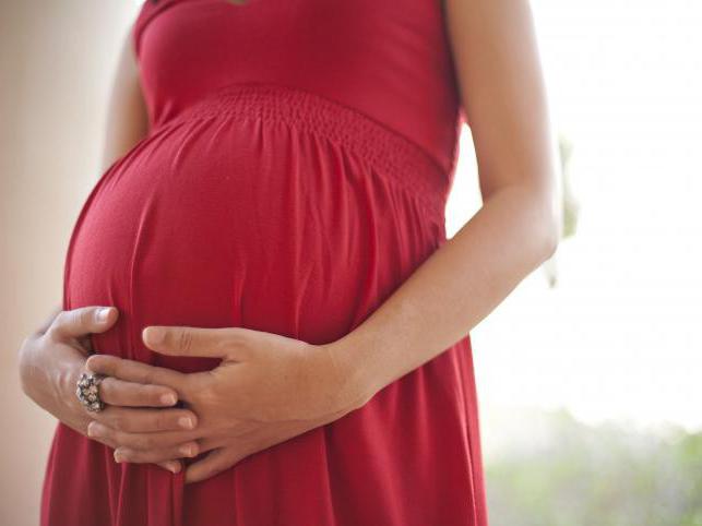 35 36 Wochen der Schwangerschaft zieht Unterbauch
