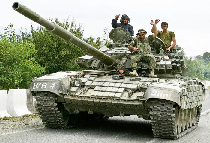  T-72B mit einer aktiven Panzerung 