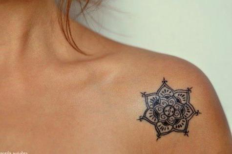 la designación de un tatuaje de flor de loto