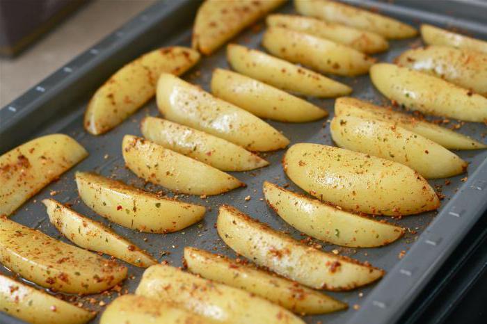 Rezept gebackenen Scheiben geschnittenen Kartoffeln in den Ofen