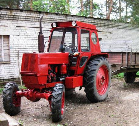 Reparatur des Traktors LTZ-55